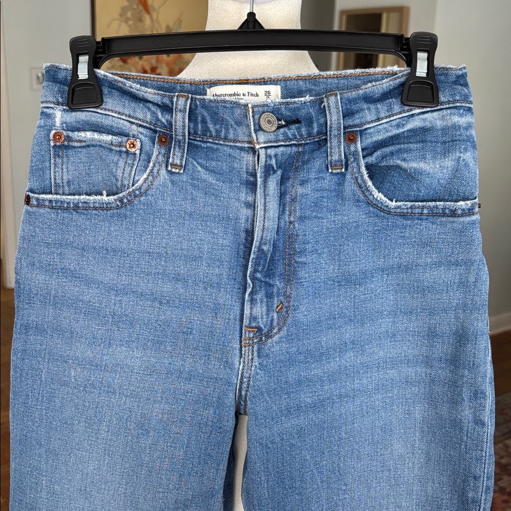 Abercrombie & Fitch The Mom High Rise Jeans - Picture 7 of 10